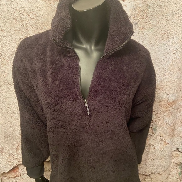 Eddie Bauer Black Teddy Pullover - Picture 2 of 5